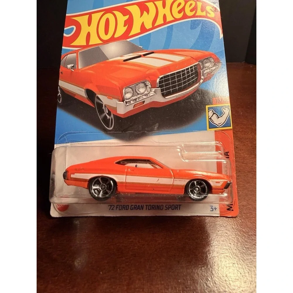 ***NEW***  Hot Wheels '72 Ford Gran Torino Sport Orange #250 - 2022 Muscle Mania